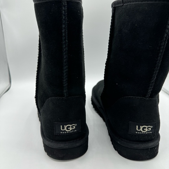 Uggs - Picture 3 of 3